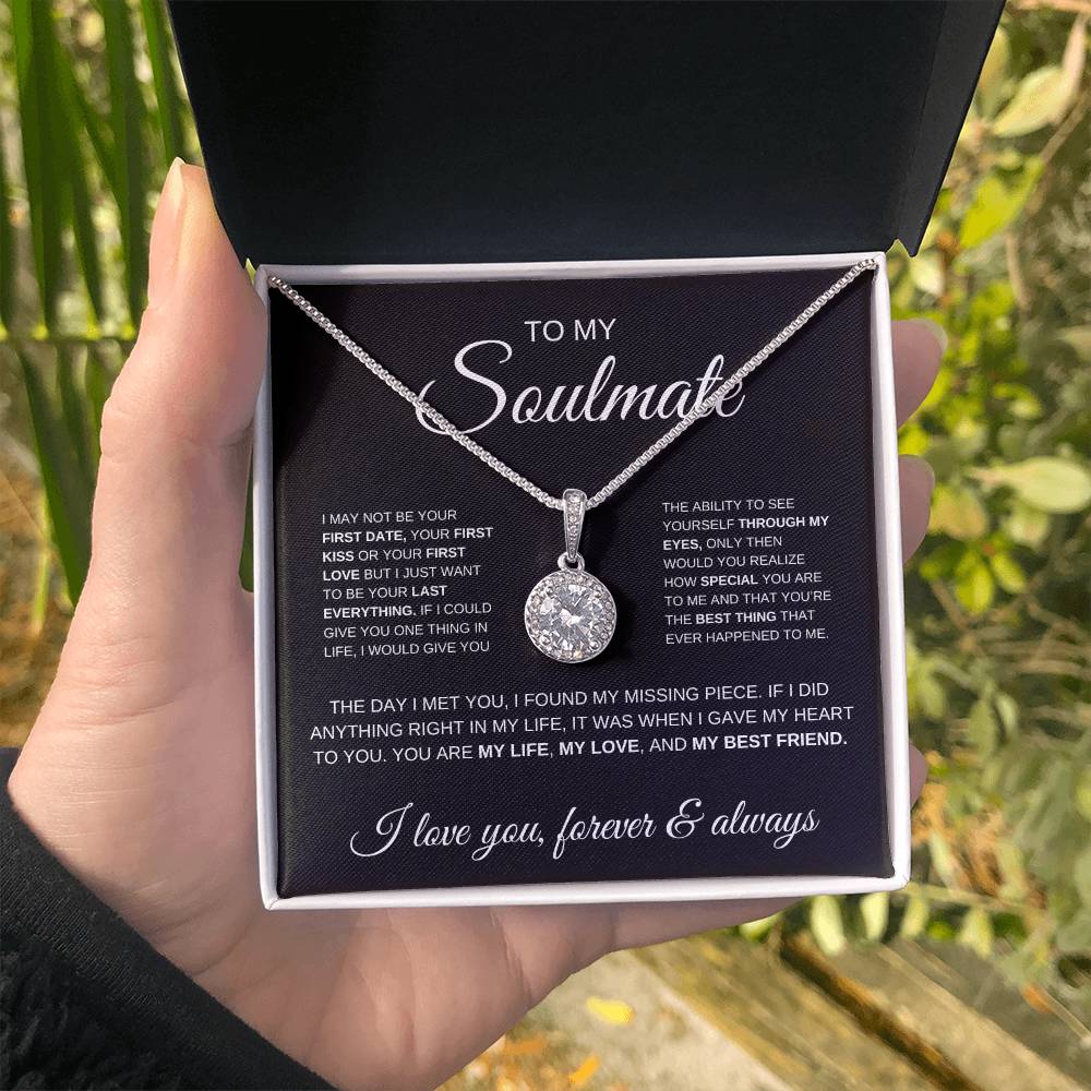 Sparkling pendant necklace with a "To My Soulmate" message card, perfect romantic gift for loved ones.