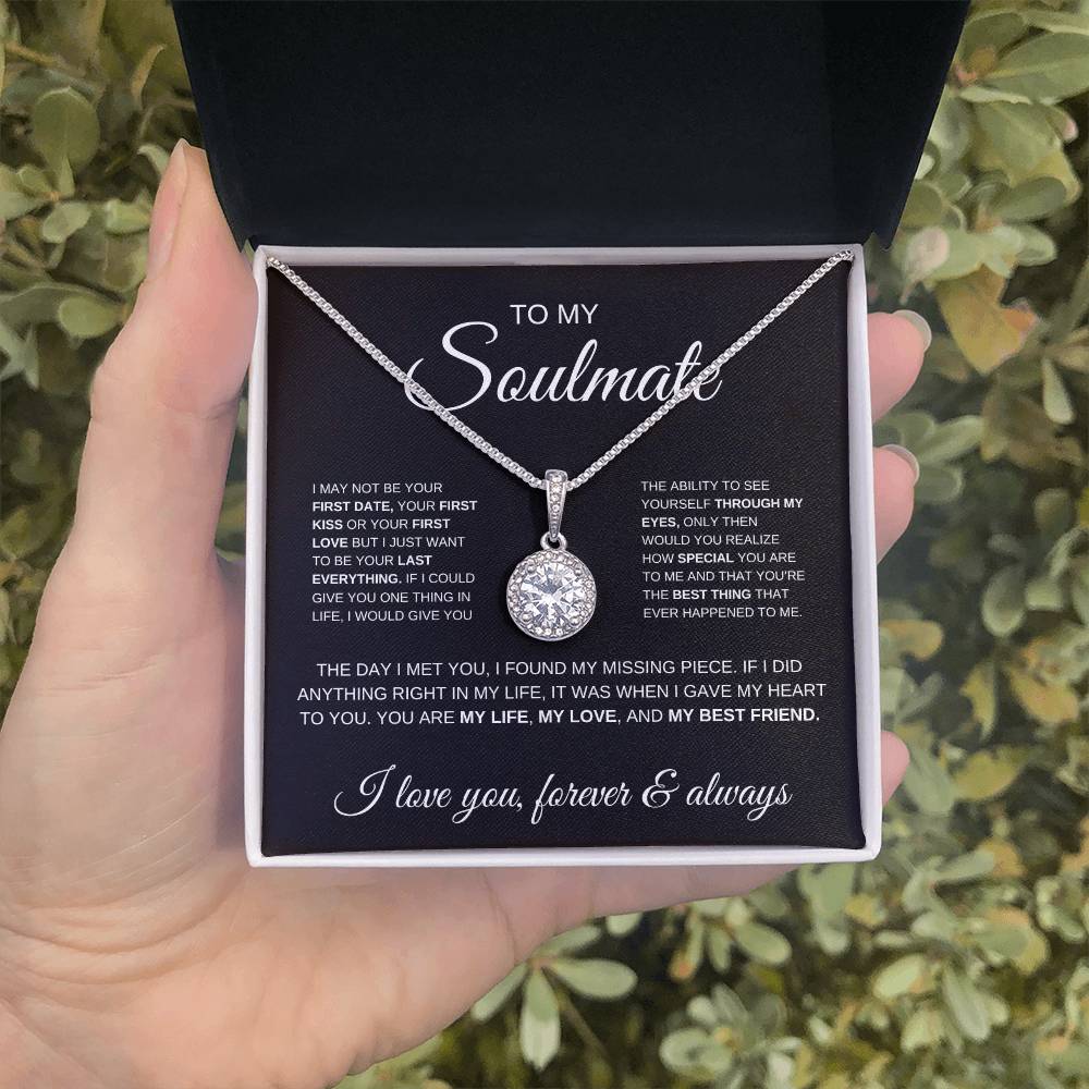 Sparkling pendant necklace with a "To My Soulmate" message card, perfect romantic gift for loved ones.