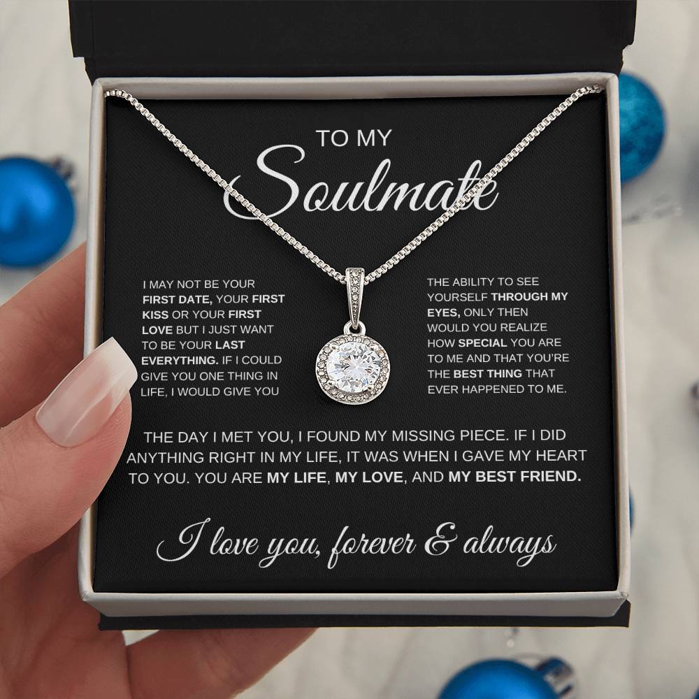 Sparkling pendant necklace with a "To My Soulmate" message card, perfect romantic gift for loved ones.